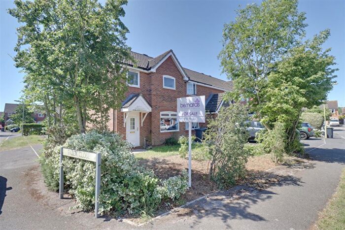 3 Bedroom End Terrace House For Sale In Redwood Grove, Havant, PO9