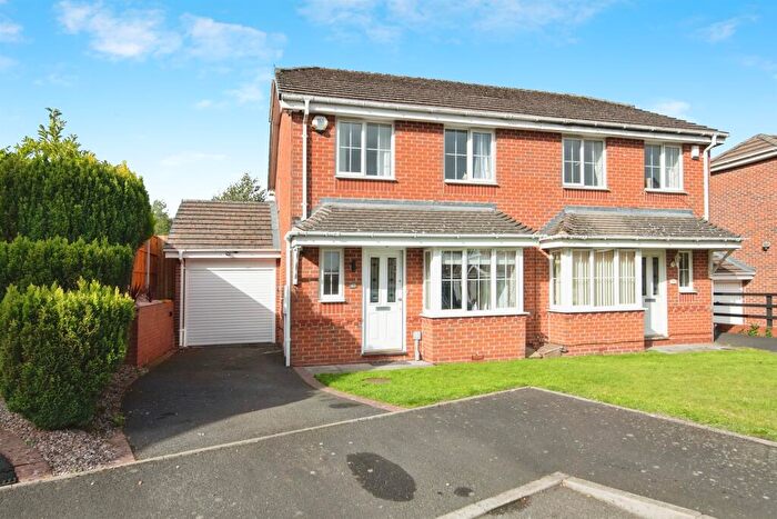 3 Bedroom Semi-Detached House For Sale In Wakeman Drive, Tividale, Oldbury, B69