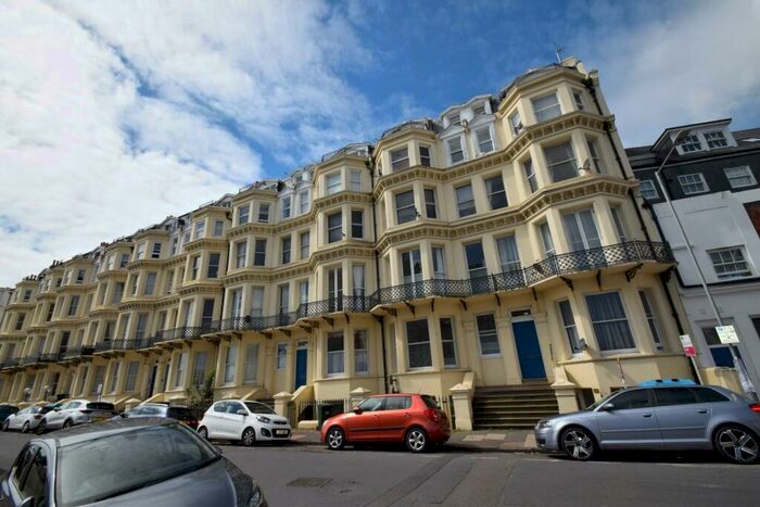 1 Bedroom Flat To Rent In Queens Gardens, Eastbourne, BN21