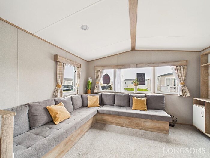 2 Bedroom Park Home For Sale In Walton Avenue, Felixstowe, IP11