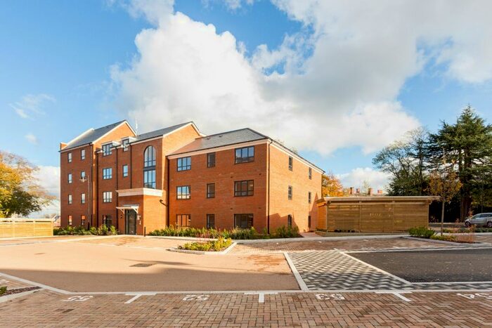 2 Bedroom Flat To Rent In Darbyshire Road, Aldershot, GU11