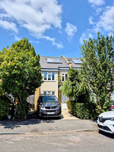3 Bedroom Semi-Detached House To Rent In Highfield Road, N21
