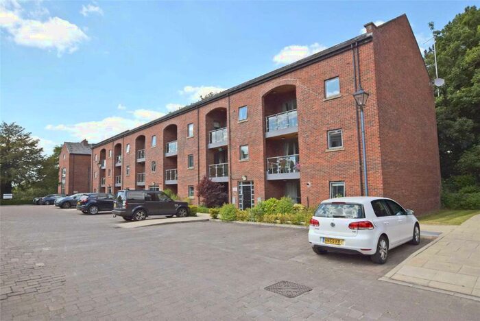 3 Bedroom Apartment To Rent In Philip Godlee Lodge, Didsbury, Manchester, M20