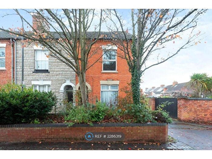 3 Bedroom Semi-Detached House To Rent In Bedford Street, Wolverton, Milton Keynes, MK12