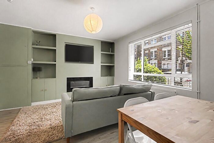 3 Bedroom Apartment For Sale In Lofting Road, London, N1