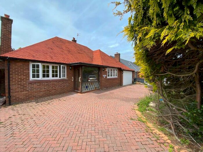 Houses for sale & to rent in L37 6AQ, Park Road, Ravenmeols Liverpool