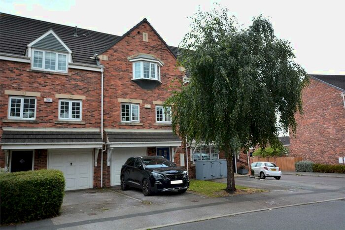 3 Bedroom Town House To Rent In Castle Lodge Avenue, Rothwell, Leeds, LS26