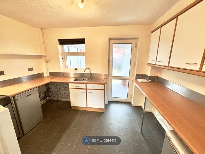 2 Bedroom Terraced House To Rent In Kingsbridge Avenue, Nottingham, NG3