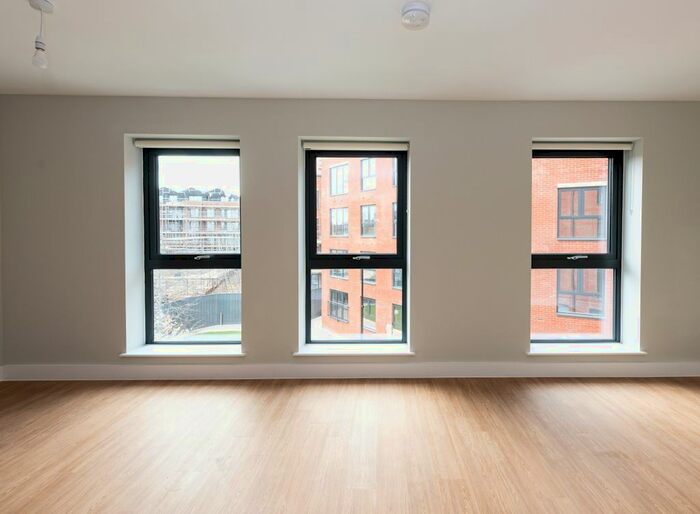 2 Bedroom Flat To Rent In Bartholomew Street, RG14