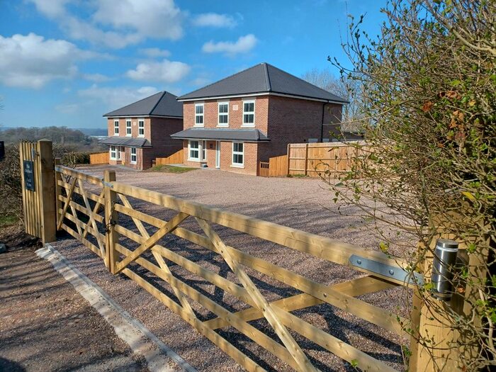 4 Bedroom Detached House To Rent In Tower Road, Stapenhill, Burton-On-Trent, DE15