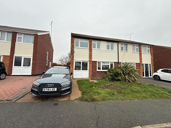 3 Bedroom Semi Detached House To Rent In Highlands Drive, Maldon, Essex, CM9