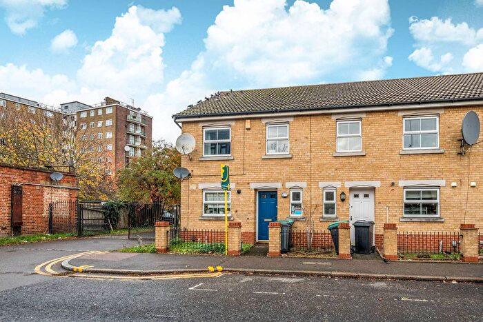 3 Bedroom End Of Terrace House To Rent In Hampden Lane, Tottenham, London, N17