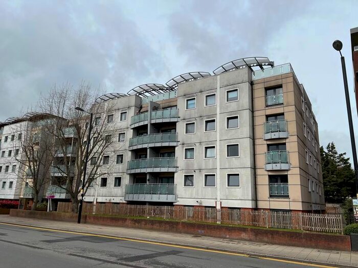 1 Bedroom Flat To Rent In Brighton Road, Purley, CR8