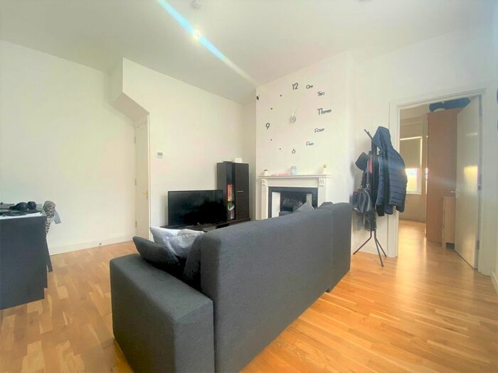 1 Bedroom Flat To Rent In Derby Road, Uxbridge, UB8