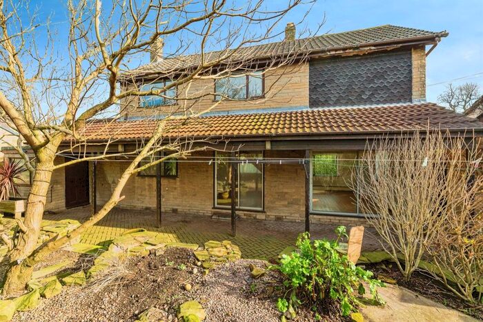 3 Bedroom Detached House For Sale In High Street, Billingley, Barnsley, S72