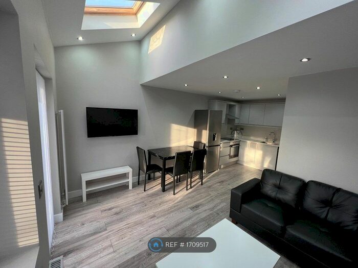 3 Bedroom End Of Terrace House To Rent In Manor Way, Mitcham, CR4