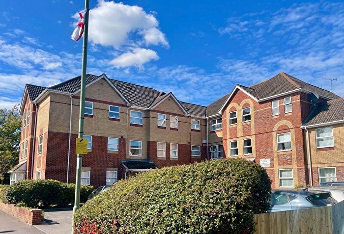 2 Bedroom Maisonette For Sale In Tichborne House, Lower Northam Road, Hedge End, SO30