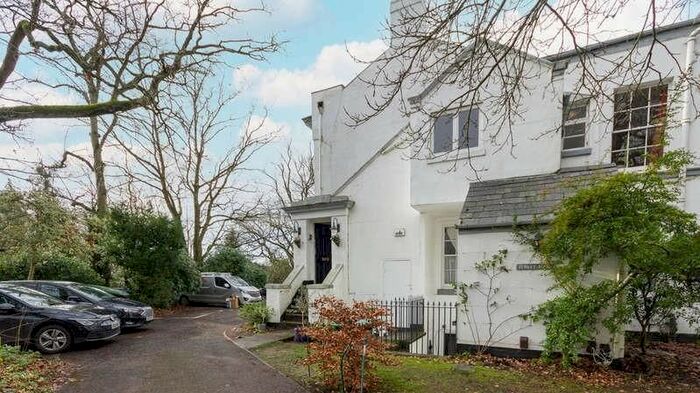 2 Bedroom Flat To Rent In Old Church Road, Harborne, Birmingham, B17