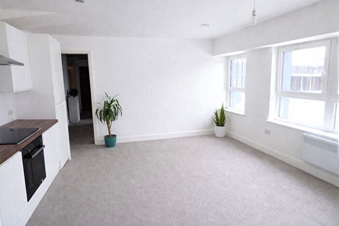2 Bedroom Apartment For Sale In Acre House, Sale Town Centre, M33