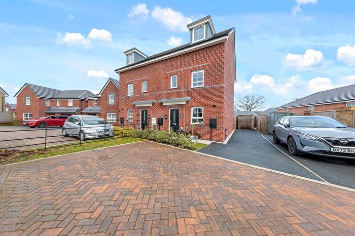 4 Bedroom Town House For Sale In Honeygold Vale, Appleton, WA4