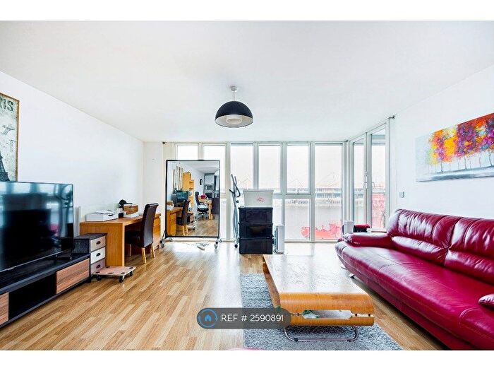 2 Bedroom Flat To Rent In Eastern Quay Apartments, London, E16