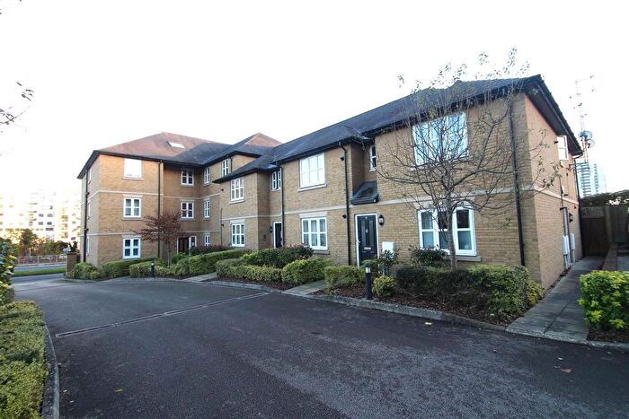2 Bedroom Flat To Rent In Cotterells, Hemel Hempstead, HP1