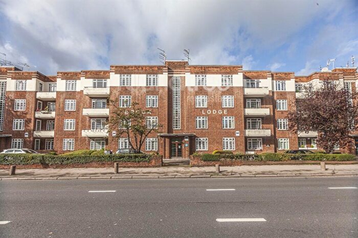 1 Bedroom Flat To Rent In Brook Lodge, North Circular Road, Golders Green, NW11