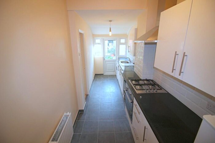 3 Bedroom Terraced House To Rent In Lonsdale Avenue, London, E6