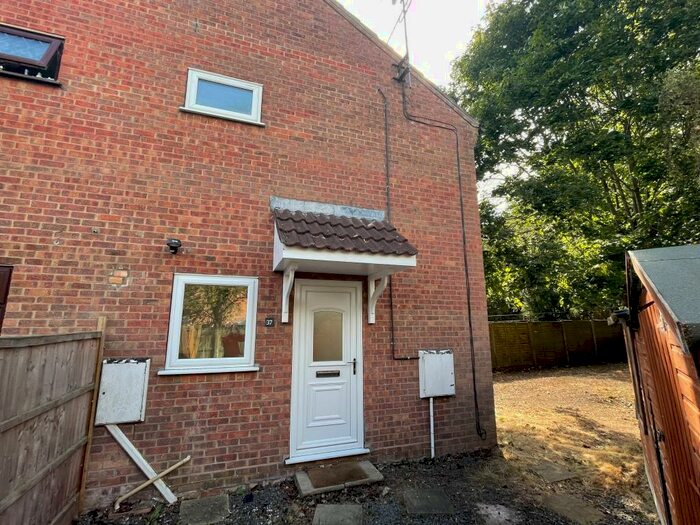 2 Bedroom Semi-Detached House To Rent In Woodvale Close, Lincoln, LN6