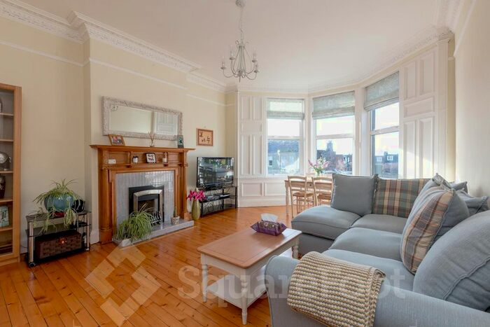 2 Bedroom Flat To Rent In Murrayfield Gardens, Edinburgh, EH12