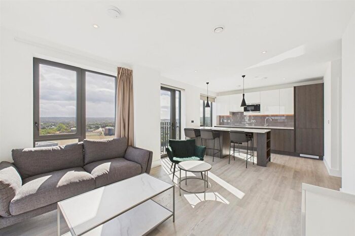 2 Bedroom Flat To Rent In Acer Point, Watford, WD18