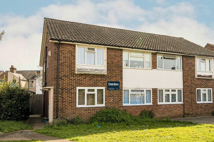 2 Bedroom Flat To Rent In Cedar Way, Sunbury-On-Thames, TW16