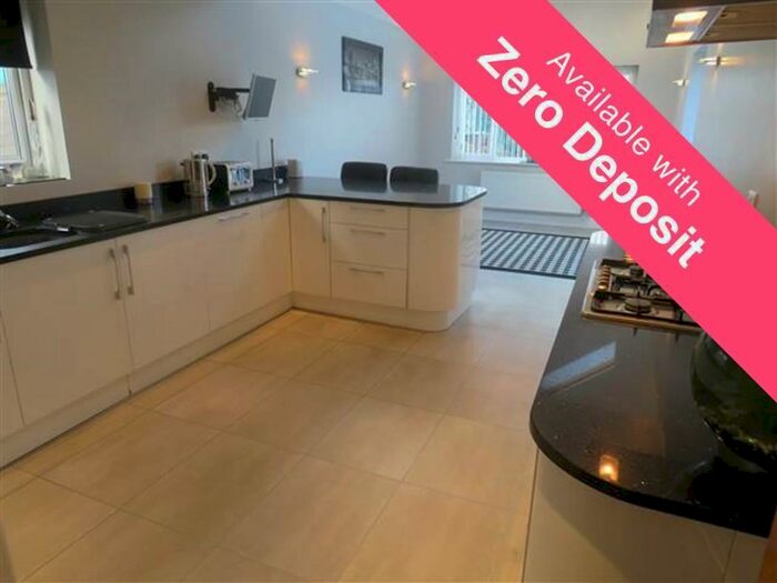 4 Bedroom House To Rent In Insley Crescent, Broadstone, BH18