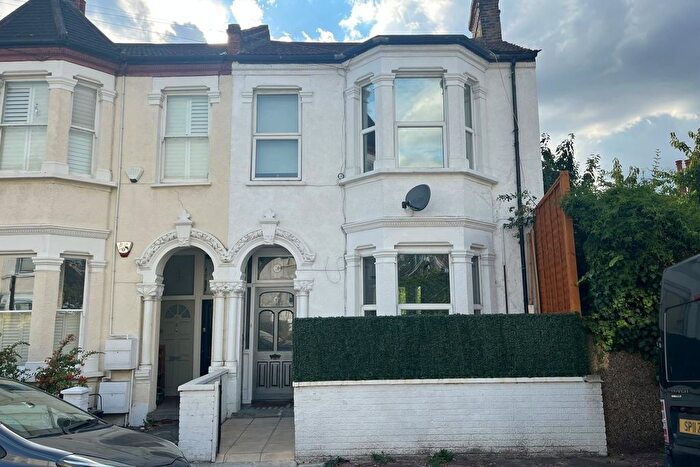 5 Bedroom End Of Terrace House For Sale In Blakemore Road, London, SW16