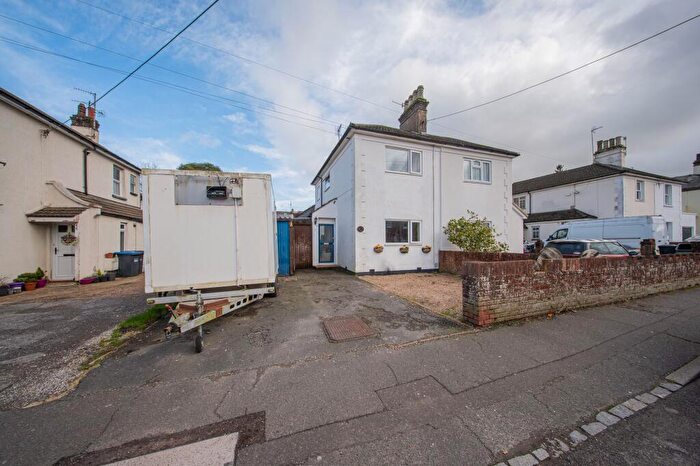 3 Bedroom Semi-Detached House For Sale In Wivelsfield Road, Haywards Heath, RH16