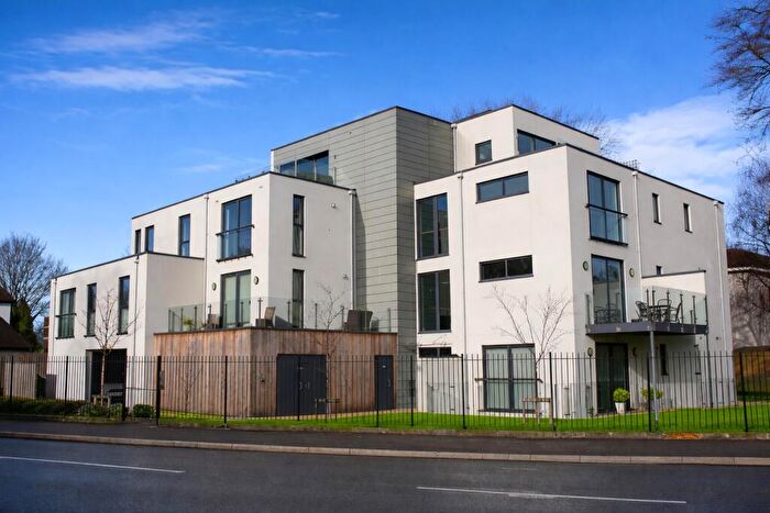 2 Bedroom Apartment For Sale In Hatherley Road, Cheltenham, Gloucestershire, GL51