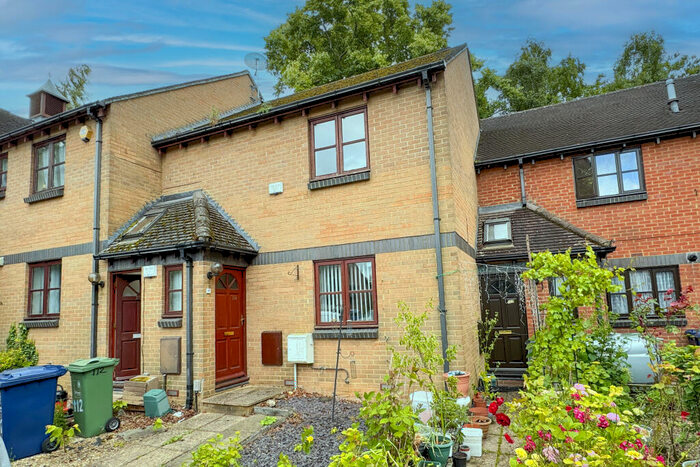 1 Bedroom Flat To Rent In Green Ridges, Headington, Oxford, OX3