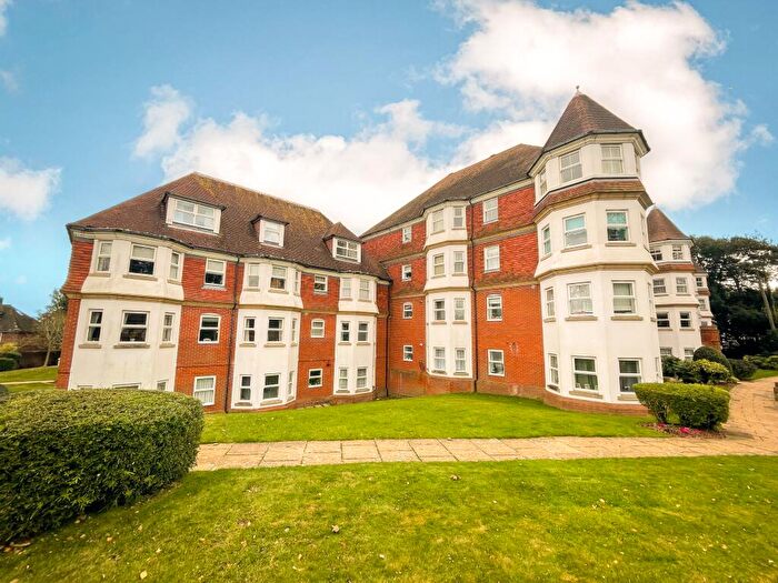 2 Bedroom Flat To Rent In St. Annes Road, Eastbourne, BN21
