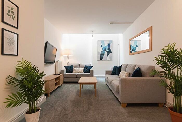 6 Bedroom Flat To Rent In Flat, St Marks Church Hall, Ashgate Road, Sheffield, S10