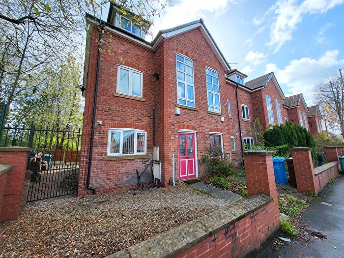 4 Bedroom Town House To Rent In Wilbraham Road, Chorlton Cum Hardy, Manchester, M16
