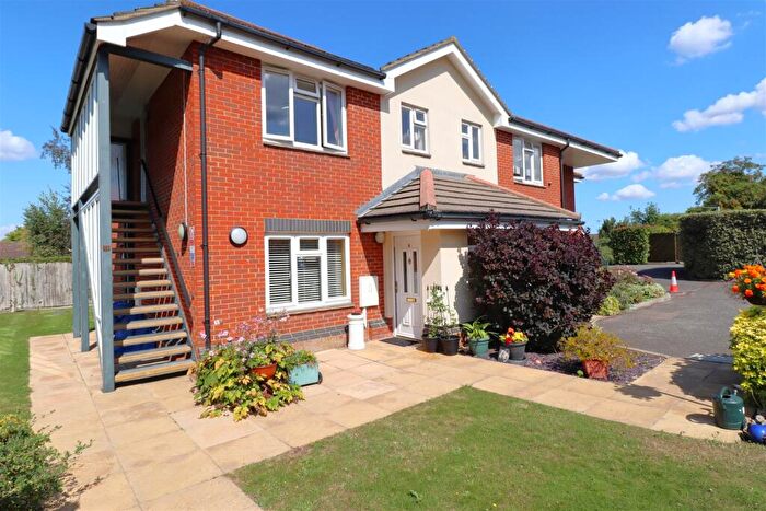 1 Bedroom Maisonette For Sale In Avondale Place, Guardian Court, Rainham, ME8