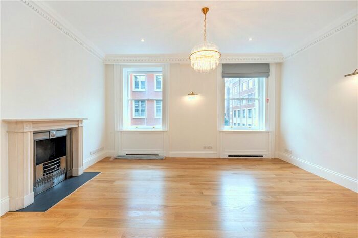 2 Bedroom Flat To Rent In Curzon Square, London, W1J