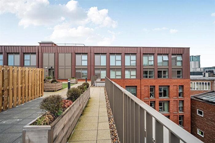 2 Bedroom Apartment To Rent In Chapmans Yard, Upper Gough Street, Birmingham, B1