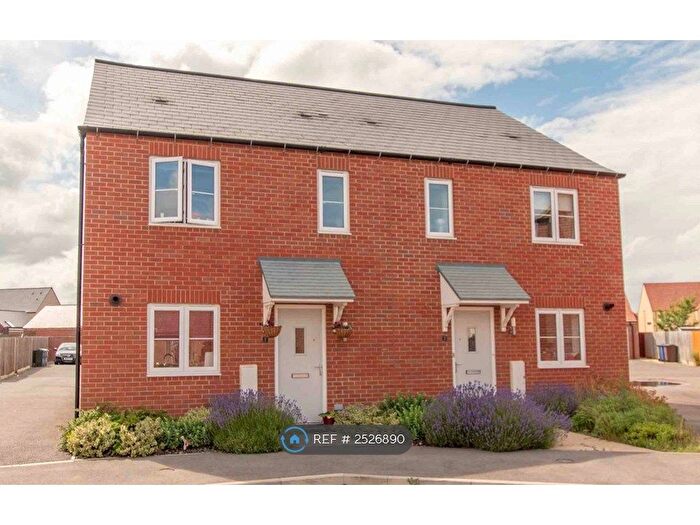 3 Bedroom Semi-Detached House To Rent In Swift Drive, Banbury, OX15