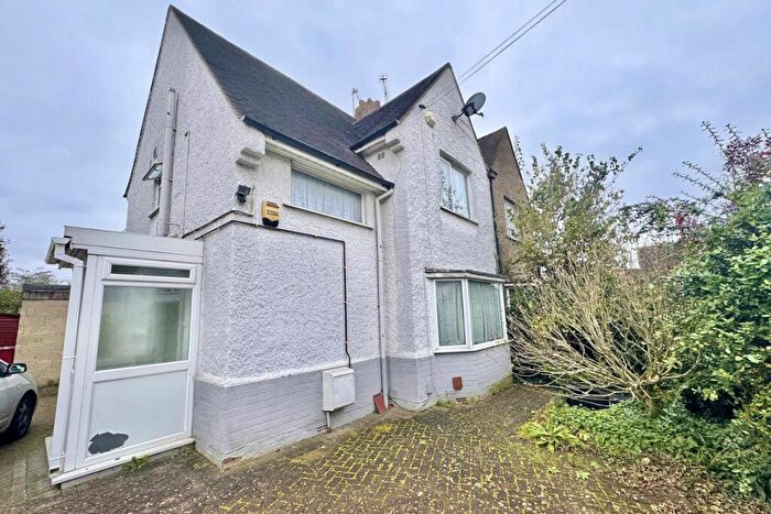 3 Bedroom House To Rent In Cippenham, SL1