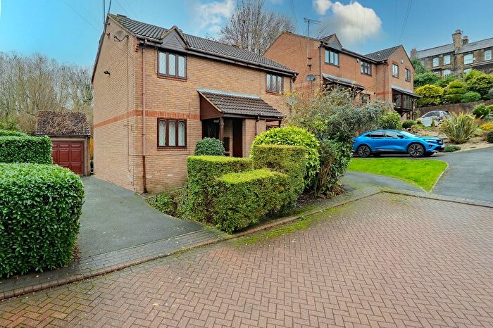 2 Bedroom Semi Detached House For Sale In Millbank View, Pudsey, West Yorkshire, LS28