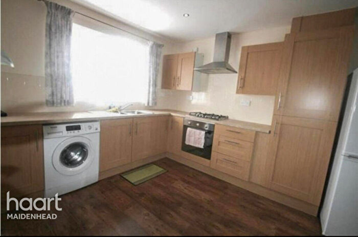 1 Bedroom Apartment To Rent In Blackamoor Lane, Maidenhead, SL6