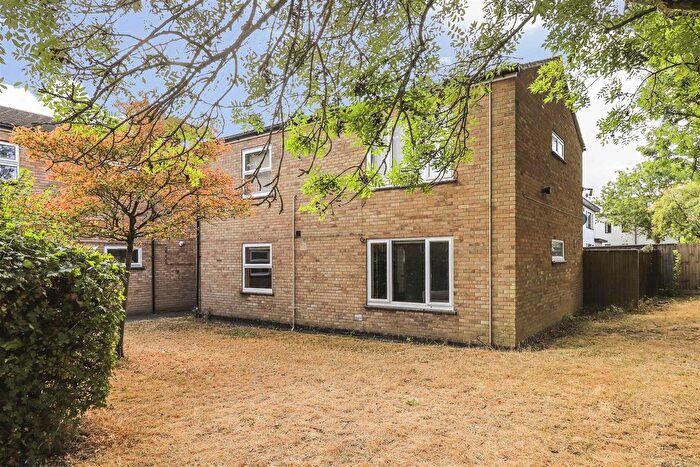 2 Bedroom Maisonette For Sale In Gilbert Close, Cambridge, CB4