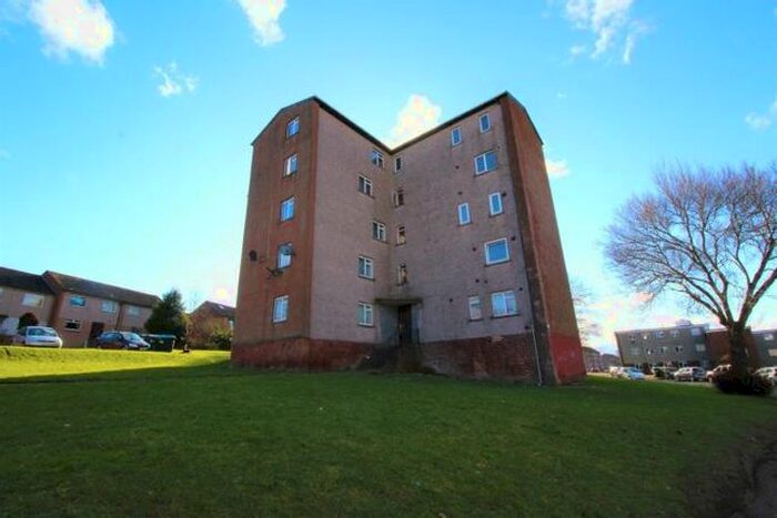 3 Bedroom Flat To Rent In Forth Crescent, Dundee, DD2