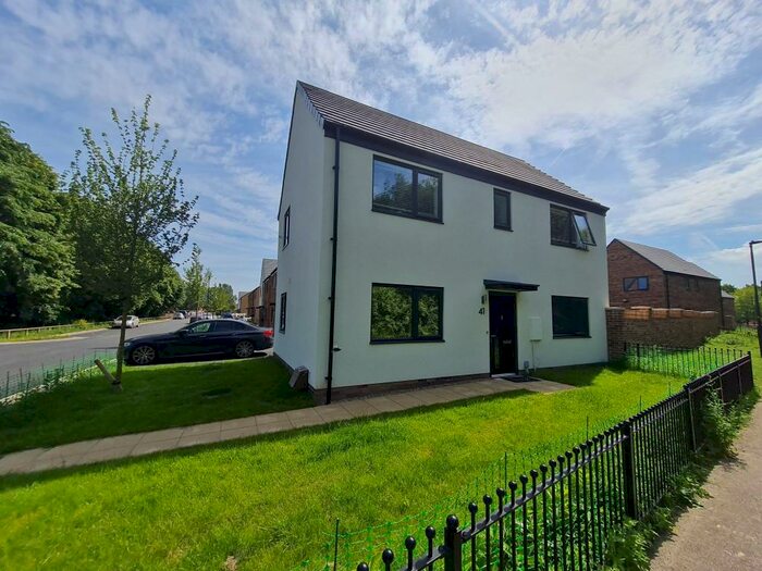 3 Bedroom House To Rent In Blackberry Road, Doncaster, DN4